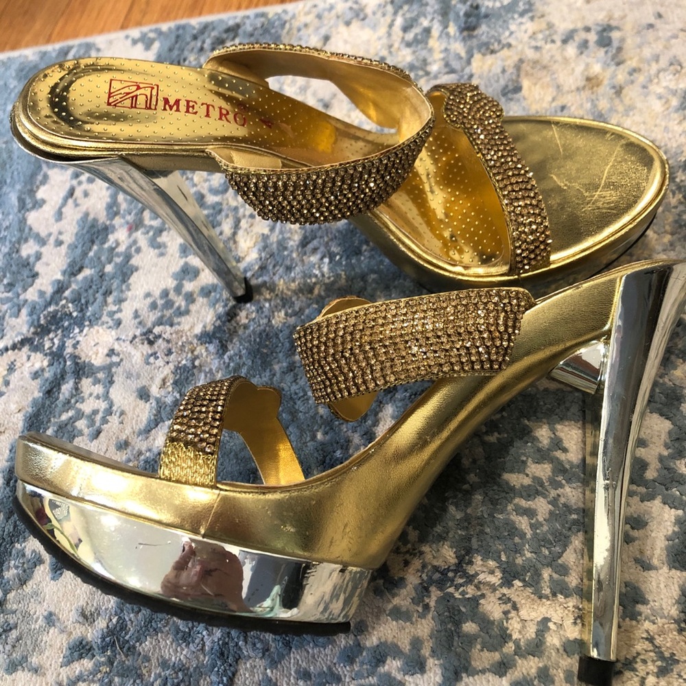 Gold shoes